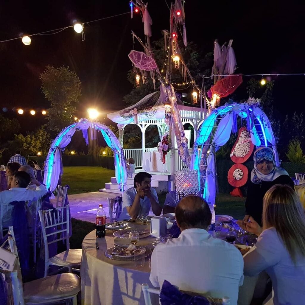 Çamlık Bahçe kır bahçesinde düğün