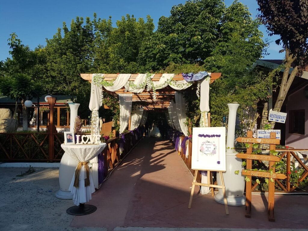 Çamlık Bahçe kır bahçesinde düğün