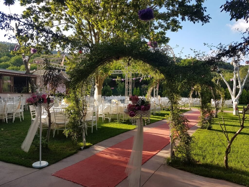 Çamlık Bahçe kır bahçesinde düğün